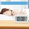 thumbnail image 5 of Reloj despertador digital con temperatura interior, funciona con pilas, pantalla para dormitorios, personas que duermen mucho, niños, viajes, baño, escritorio, reloj inteligente, 5 of 5