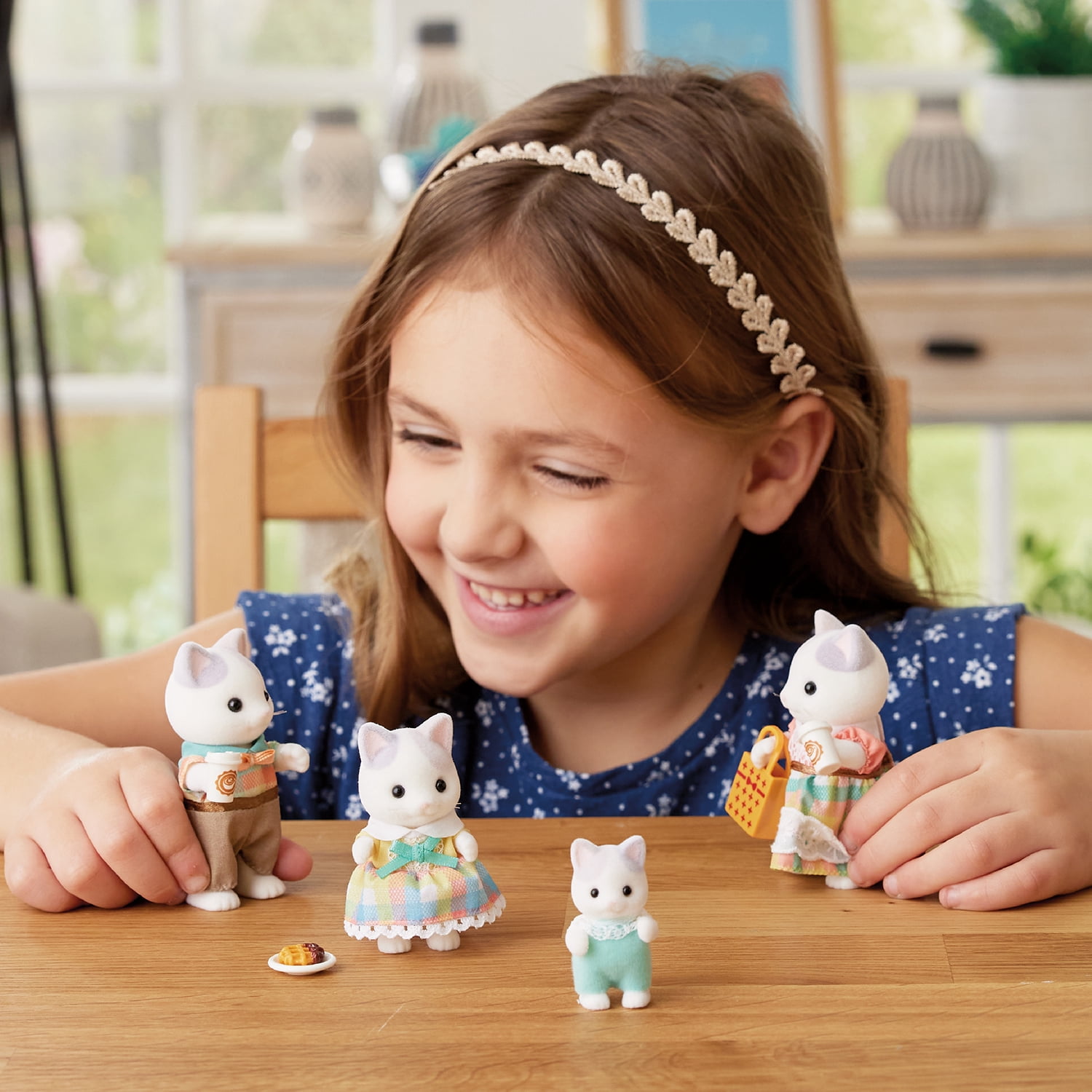 Calico Critters Latte Cat Family, Set of 4 Collectible Doll Figures