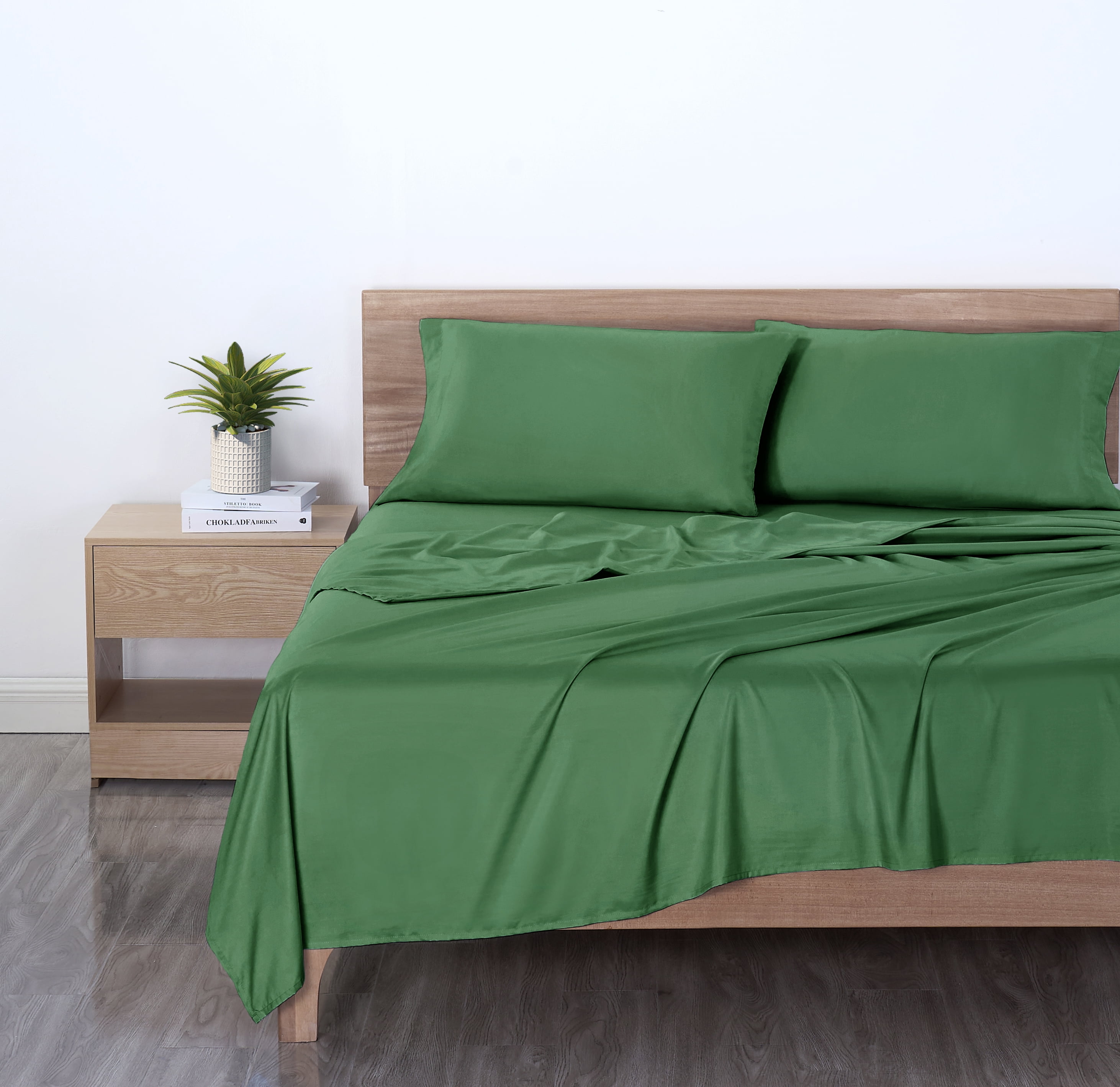 Mainstays Basic Value Microfiber Bed Sheet Set, Green Lily, Queen, 4 Piece