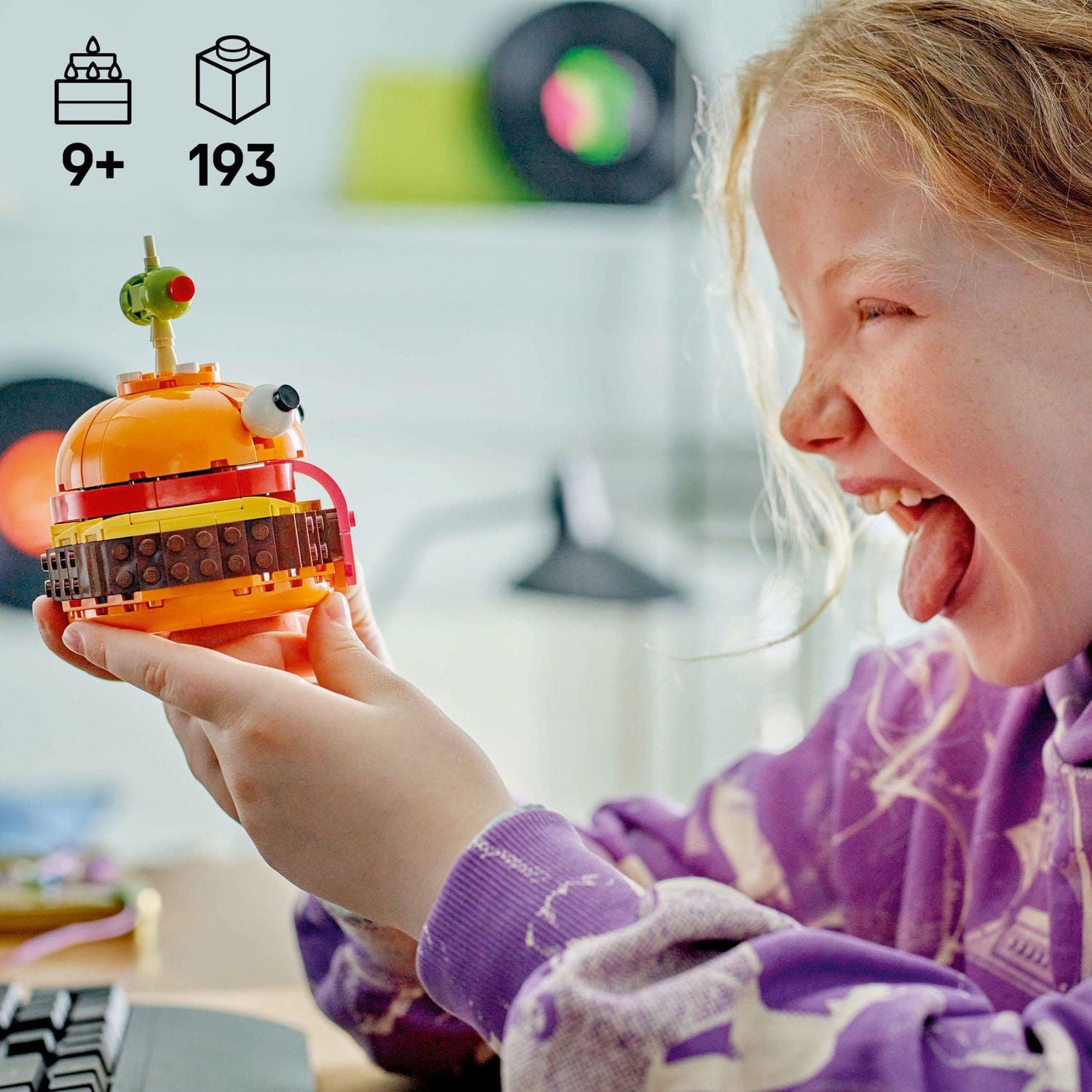 LEGO Fortnite Durrr Burger Building Set - Kids Toy for Gamers, Ages 9+ - Display Model, Collectible Fortnite Toy - Gift for Boys & Girls - 77070, LEGO Durrr Burger 77070