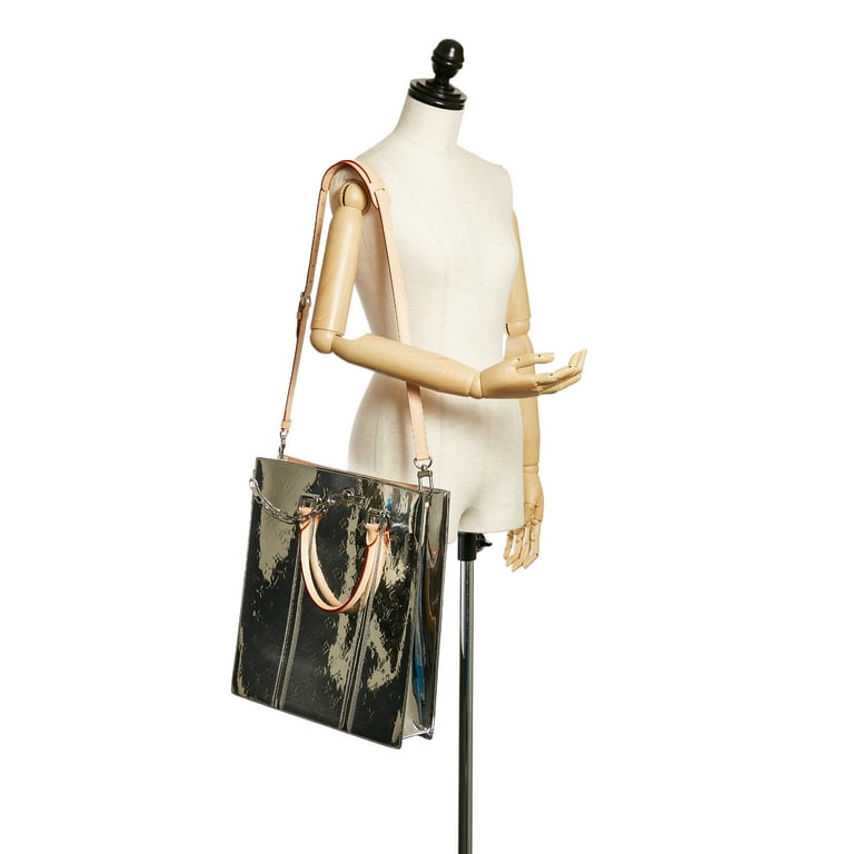 Louis Vuitton Authenticated Plat Handbag