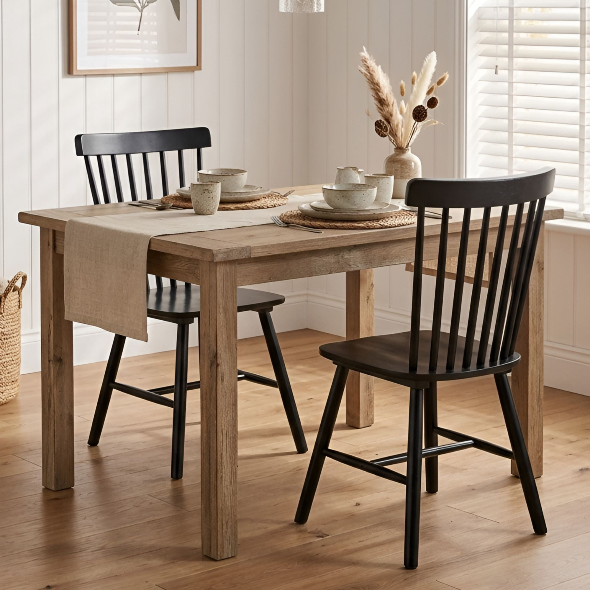 Dayalane Farmhouse Windsor Dining Chairs Set of 2, Solid Wood Spindle Back Dining Side Chairs, Mid-Century French Country Oak Kitchen Chairs for Dining Room Living Room Kitchen Restaurant, Black