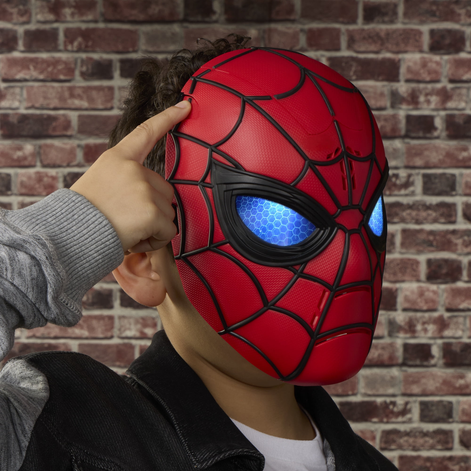 Marvel Studios Spider-Man Brand New Day Wisecrackin’ Glow Mask, Ages 5 and up