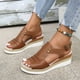 thumbnail image 4 of Sandalias de cuña con boca de pez de estilo europeo y americano de verano, sandalias de mujer de suela gruesa con hebilla de cinturón plisado de gran tamaño, 4 of 6