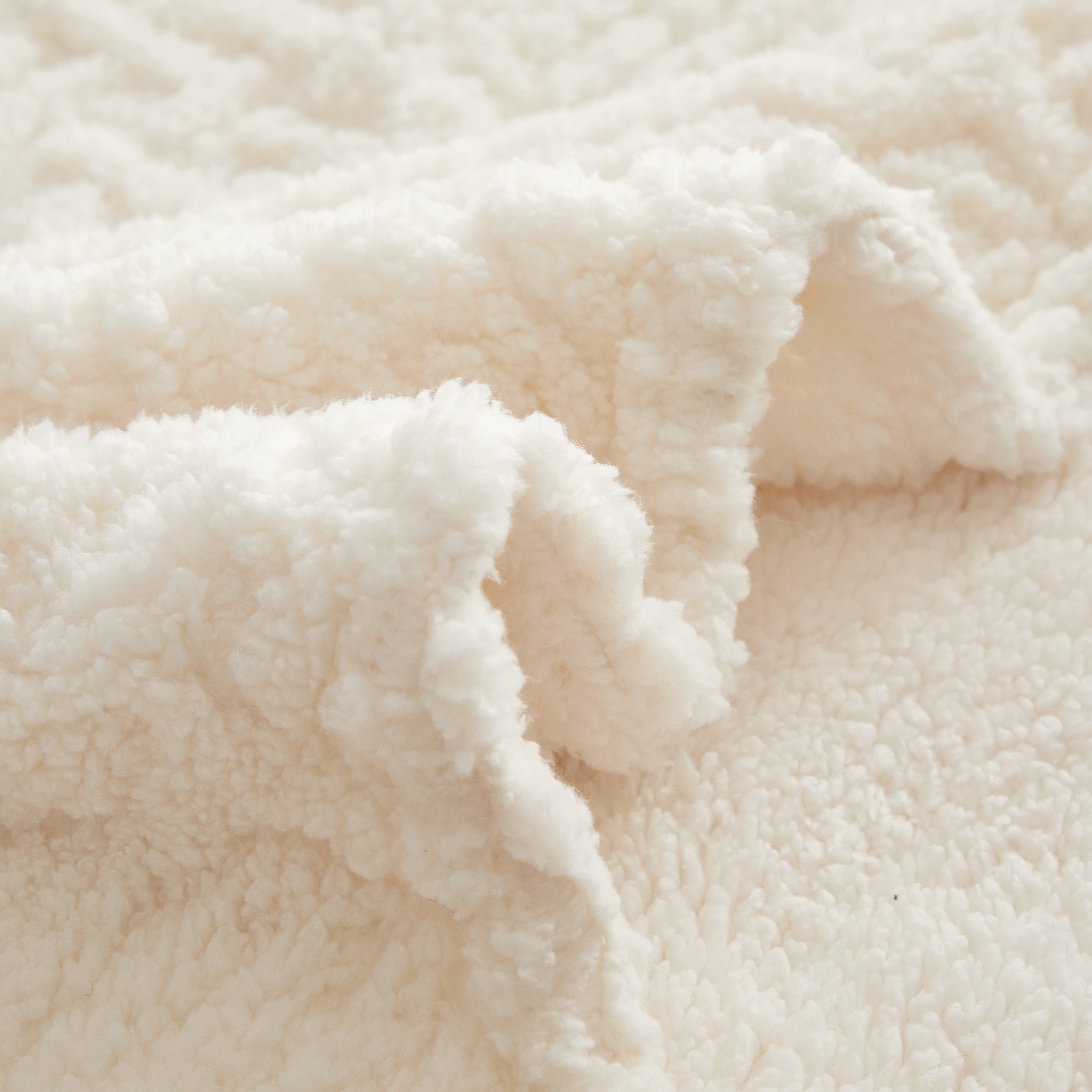 Dearfoams Embossed Sherpa with Solid Sherpa Reverse Throw, Ivory