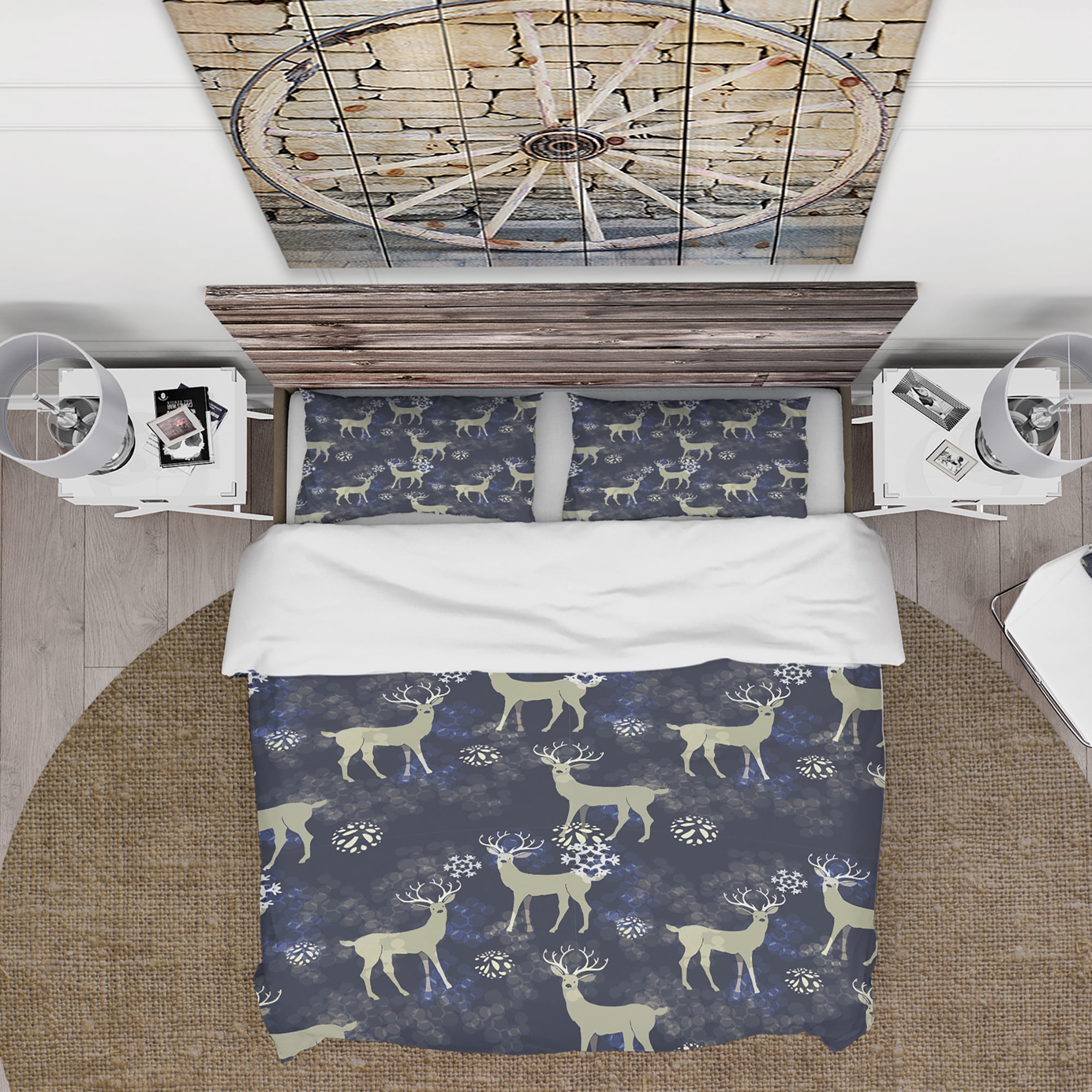 Designart 'Raindeer With Christmas Snowflakes' Animals Duvet Cover Set