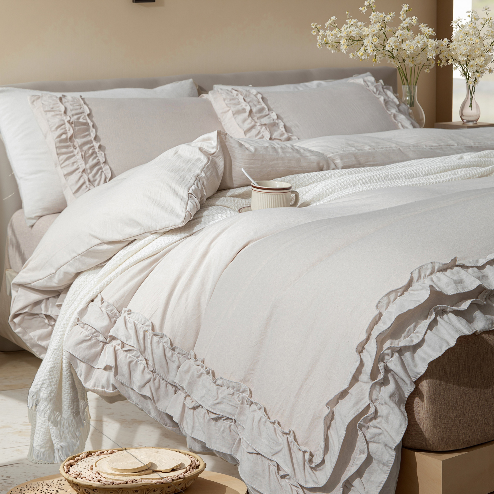 Boho Ruffled Comforter Set Super Soft Cozy Bedding Set with Pillowcases Elegant Chic Bedroom Decor Rustic Farmhouse Quilt Comforter 3 Pcs Set