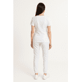thumbnail image 3 of Scrubs Médicos Mujer | Uniformes para Doctoras y Enfermeras M11 BLANCO MED, 3 of 4