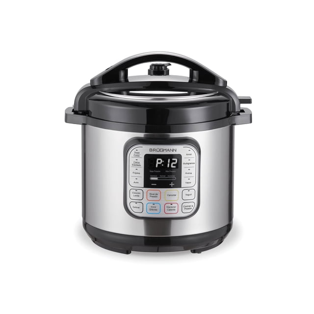 olla de presión eléctrica brugmann brugpot color Acero inoxidable, vista frontal centrada con panel digital y botones táctiles, cuerpo cilíndrico en acero inoxidable y tapa negra con asa superior y válvula, pantalla LED con tiempo visible. Adecuada para cocción rápida y preparación de granos y caldos.