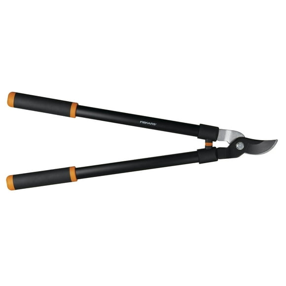 Élagueur Fiskars de 71 cm (28 po) Coupe net les grosses branchesjusqu’à 4 cm (1-1/2 po) de diamètre, muni de butées qui absorbent les chocs pour plus de confort.