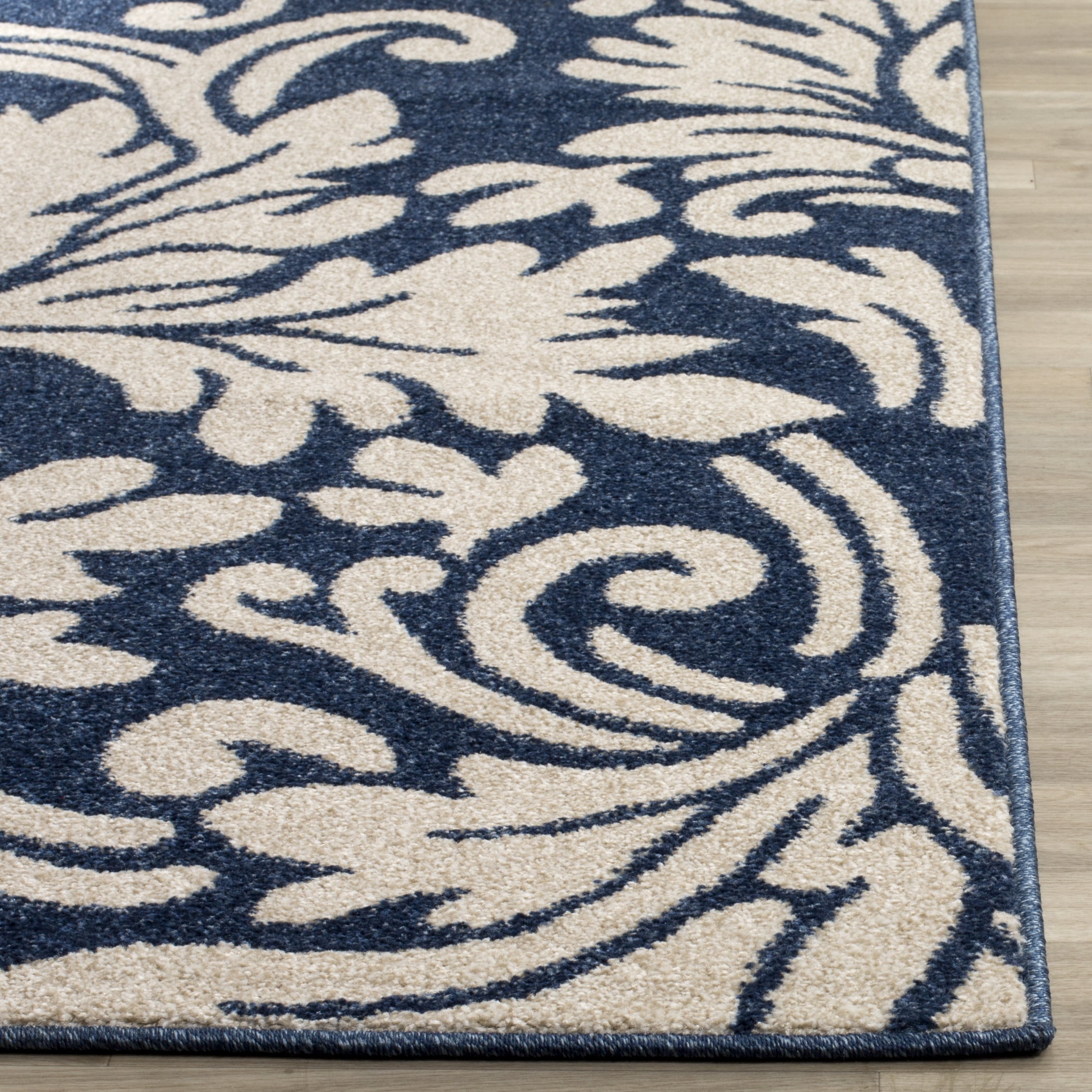 Safavieh Amherst Thorburn Floral Area Rug, Navy/Ivory, 4' x 6'
