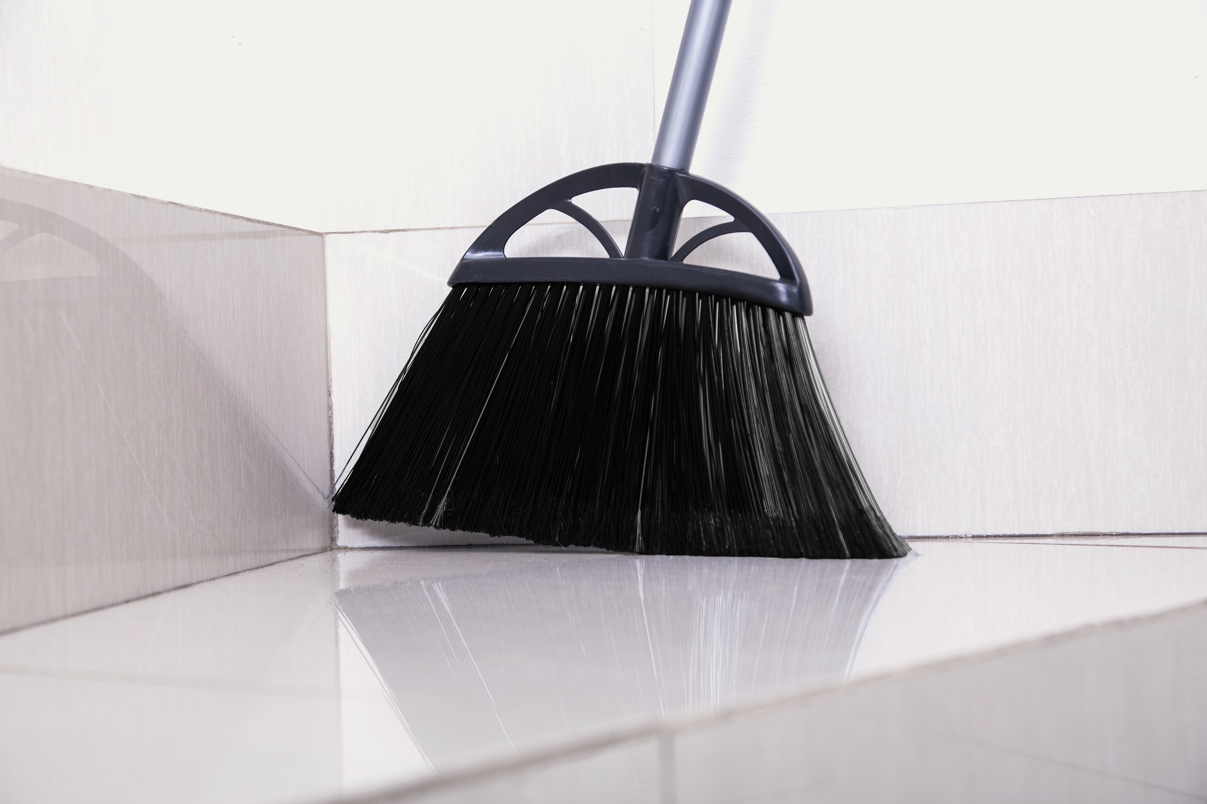 Reynera XL Angle Broom, 13 in, Black, 1 Count