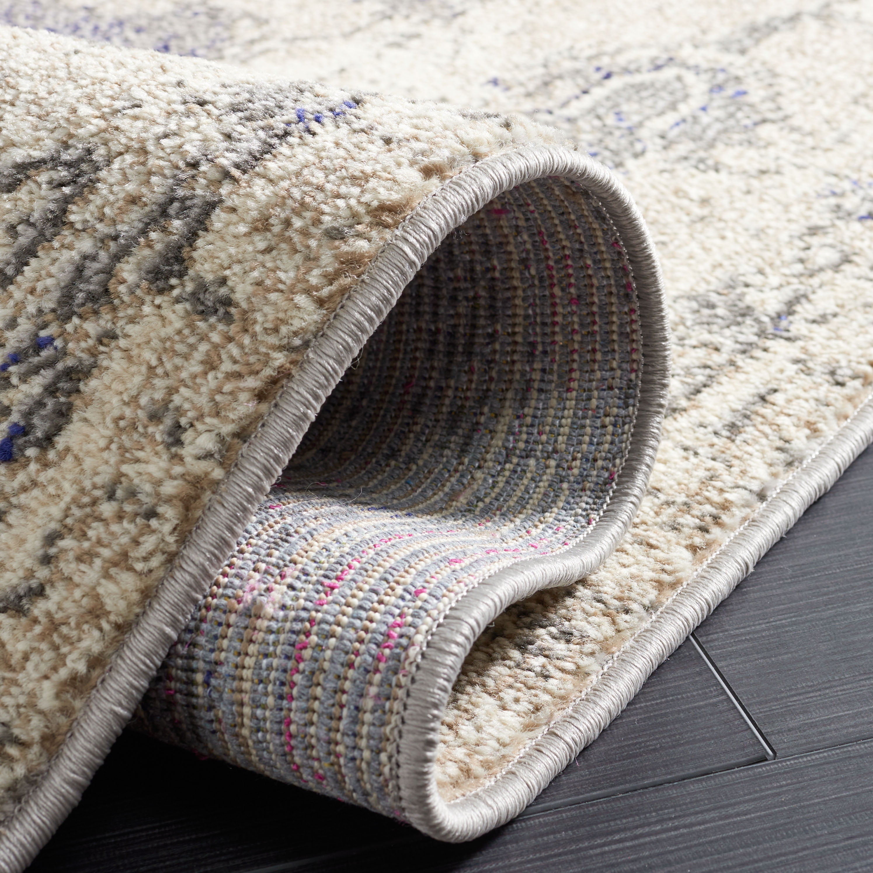 SAFAVIEH Madison Elinor Traditional Distressed Area Rug, Beige/Purple, 5'3" x 7'6"