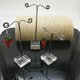 thumbnail image 1 of Estante Del Tenedor Del Soporte de Exhibición de La Joyería Del Collar Del Pendiente  de Acrílico 3pcs Salvador  Exhibición de la joyería del metal, 1 of 10