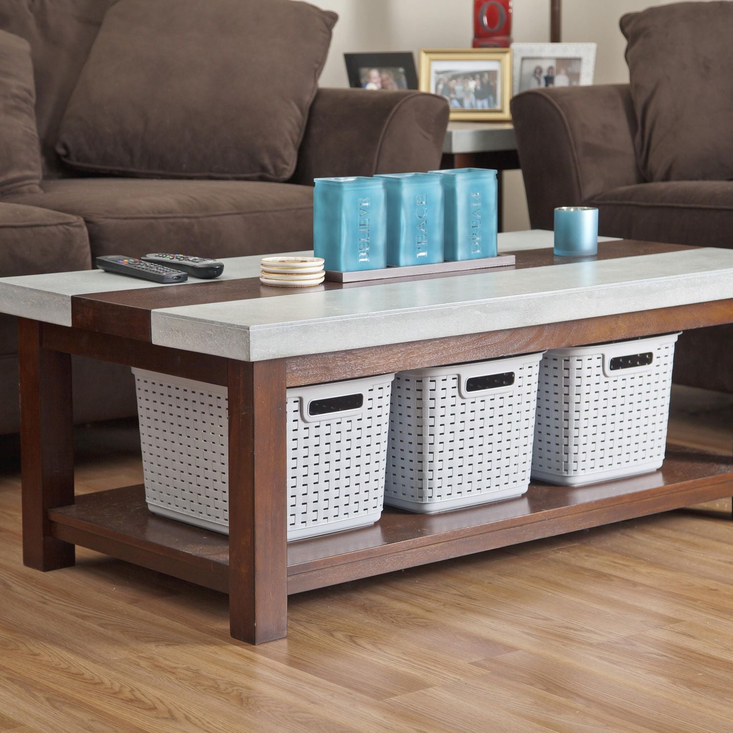 Grand panier tressé de Sterilite en gris 1 panier