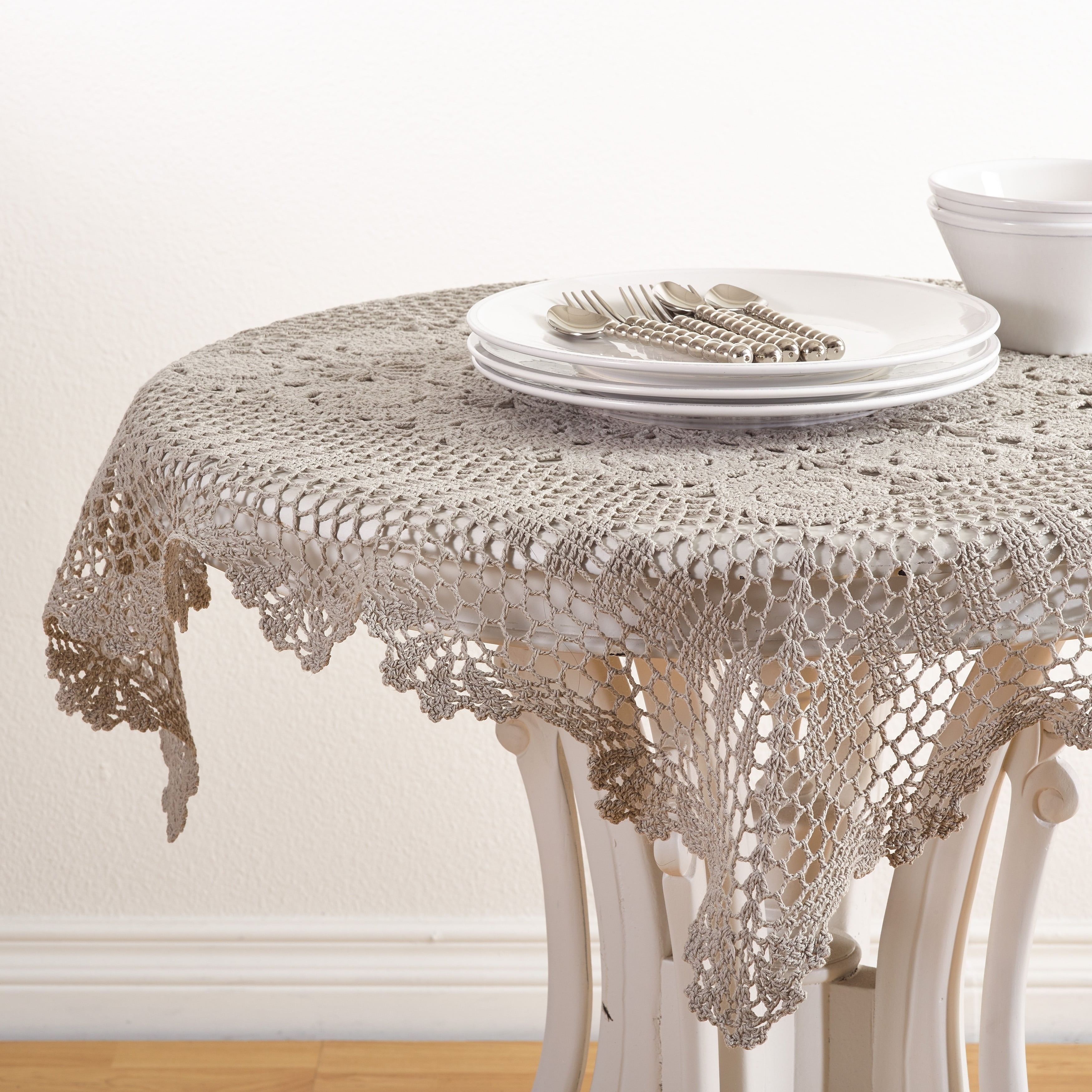 Saro Lifestyle Handmade Crochet Lace Table Linens Grey