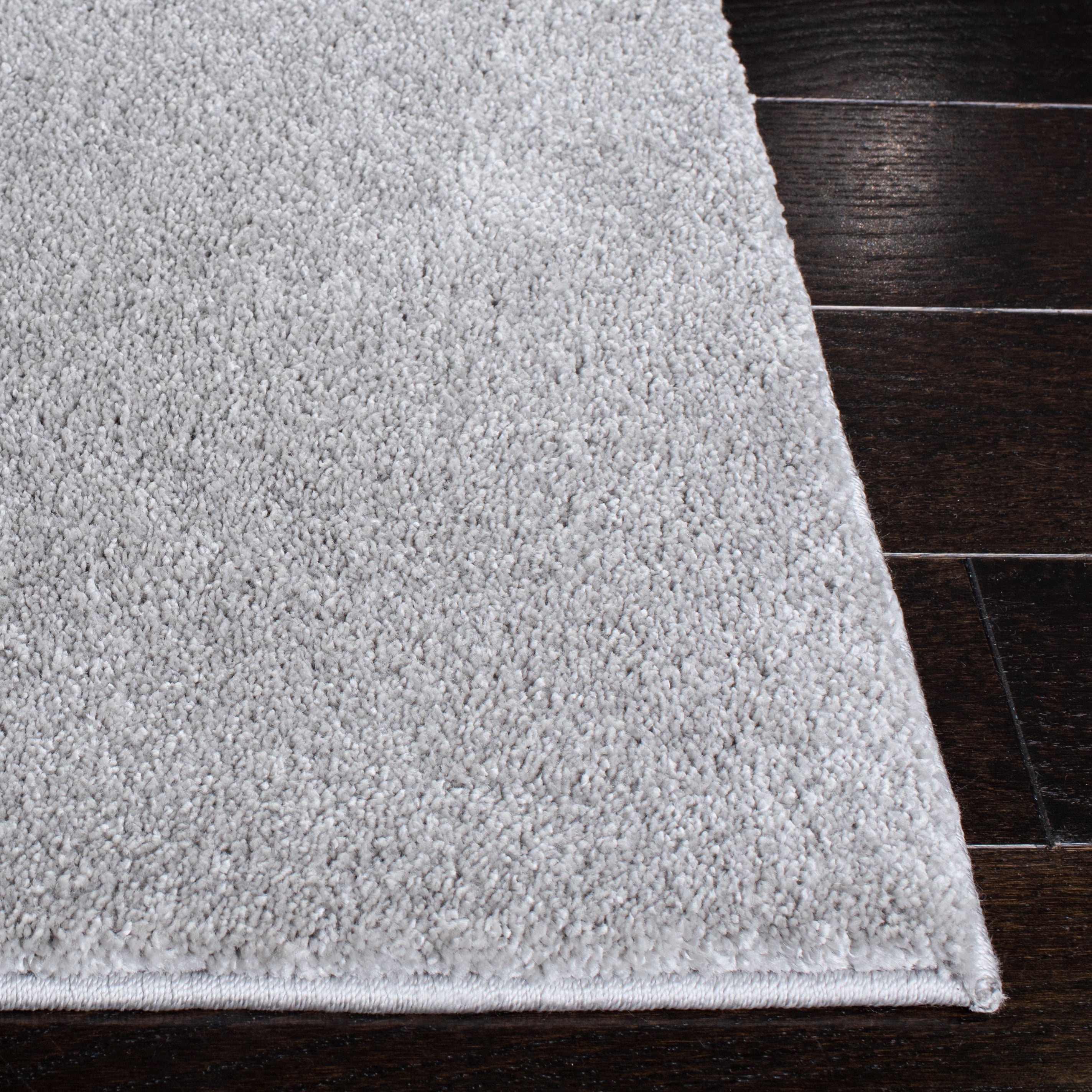 SAFAVIEH Plain and Solid Carleen Solid Plush Area Rug, Light Grey, 8' x 10'