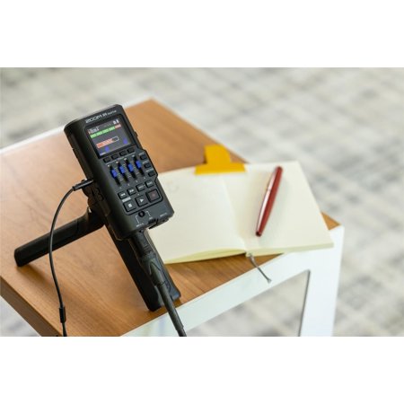 ZOOM R4　ハンディレコーダー