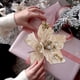 thumbnail image 4 of Fiudx Magnolia Navideña, Decoración Brillante para Árbol de Navidad, Color Rosa, Aspecto Duradero y Realista, Versátil para El Hogar, Fiestas y Centros Comerciales, 22 X 22 Cm., 4 of 6