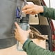 thumbnail image 4 of Botella de agua YETI Yonder de 1 litro y 1000 ml, color azul marino con tapa de amarre, 4 of 8