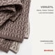 thumbnail image 3 of Manta Brive 100% Algodón - Cobija Confortable y Elegante - 120x180 cm - Frazada Versátil Diseño de Grecas Bivre en Color Beige y Cafe, 3 of 6