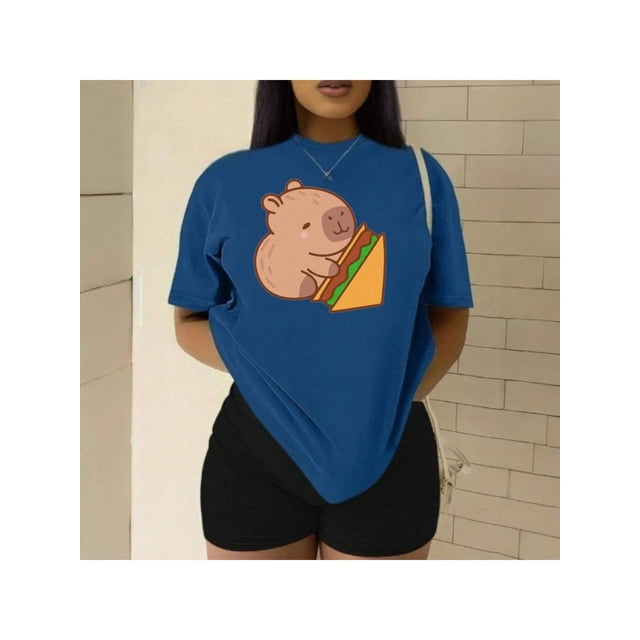 Playera Blusa De Capybara Comiendo Sandwich Ropa Divertida Para Mujer Capibara Color Azul Talla Grande Marca Emil SaEs