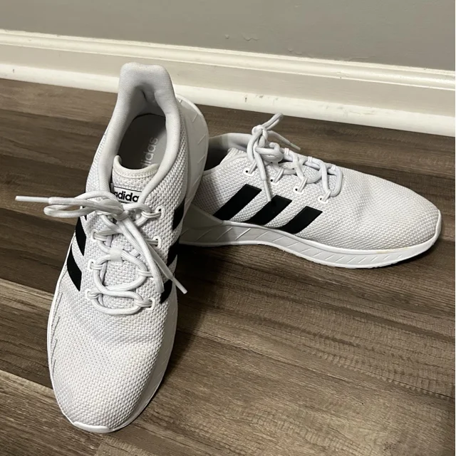 Ad-id-as Men’s Shoes 11.5 White Black Questar Flow Running Athletic Sneaker 28Y001