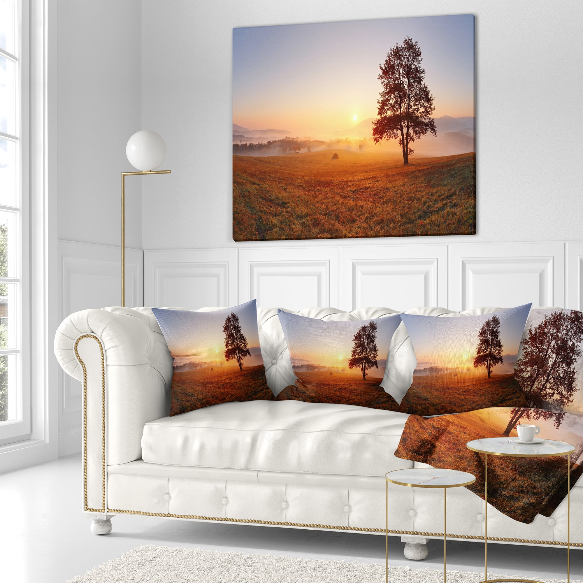 Designart Lonely Tree at Sunset - Landscape Photography Throw Pillow - 18x18