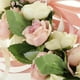 thumbnail image 4 of Guirnalda de rosas de seda artificial con forma de corazón y cinta de 35 cm Rosado, 4 of 9