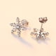 thumbnail image 5 of Pendientes para mujer, regalos para mujer Pendientes de copo de nieve plateados para mujer Accesorios sencillos para las orejas Un pendiente, 5 of 5