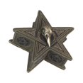 thumbnail image 1 of Veronese Design Caja de baratija con acabado de bronce en forma de pentagrama de calavera de cuervo Wicca Pagan Veronese Design WU77829A4, 1 of 4