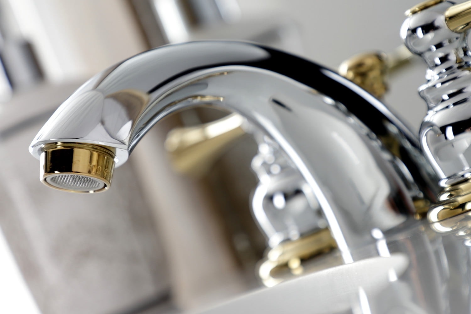Kingston Brass KB3944BL Vintage Mini-Widespread Bathroom Faucet, Polished Chrome/Polished Brass