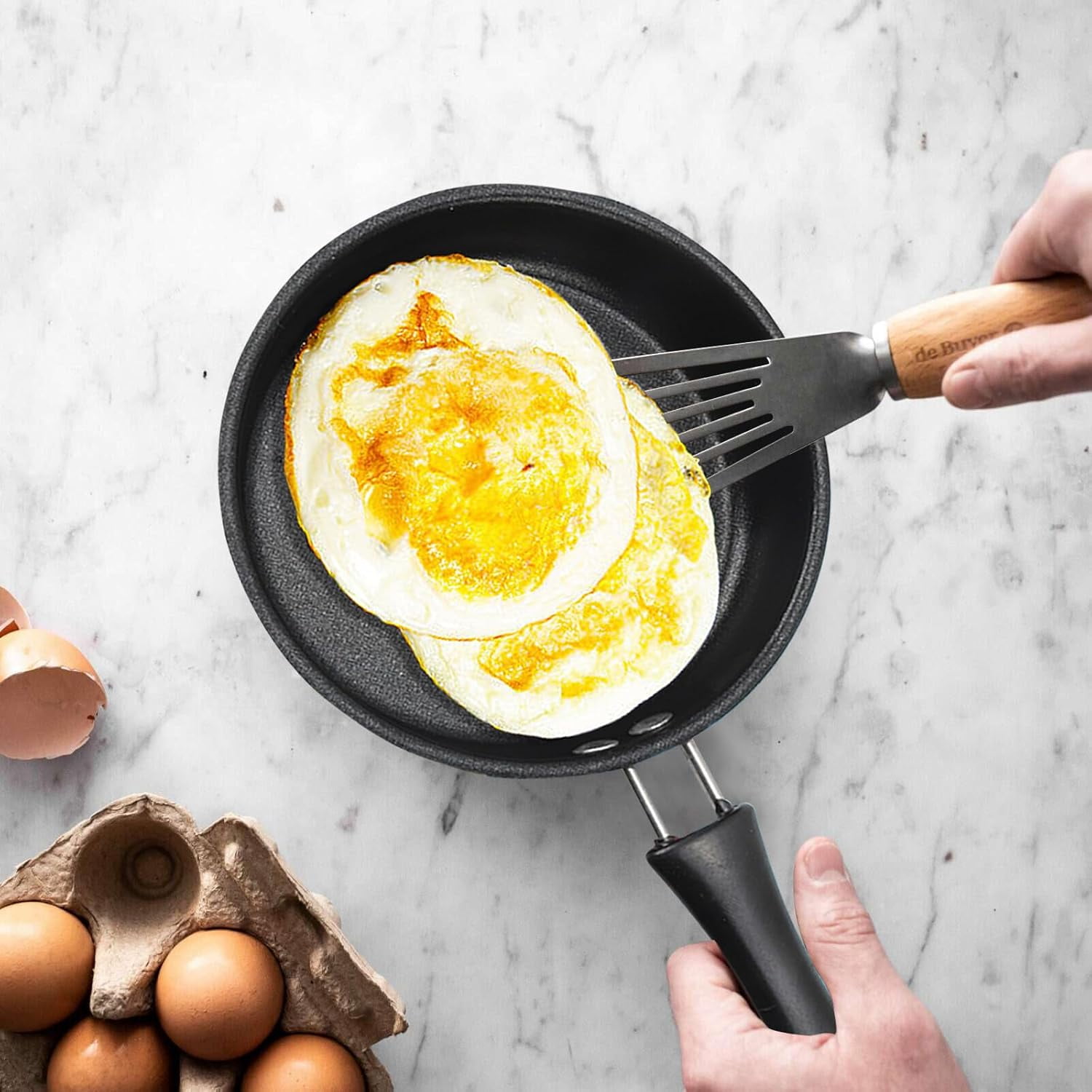 Egg Frying Pan, 4.7-Inch Single Egg Durable Small Pan with Handle, Nonstick Frying Pan With Lid Covered, Heat Resistant Small Egg Skillet Cooking Pot, Portable Round Omelet Pan for Stove