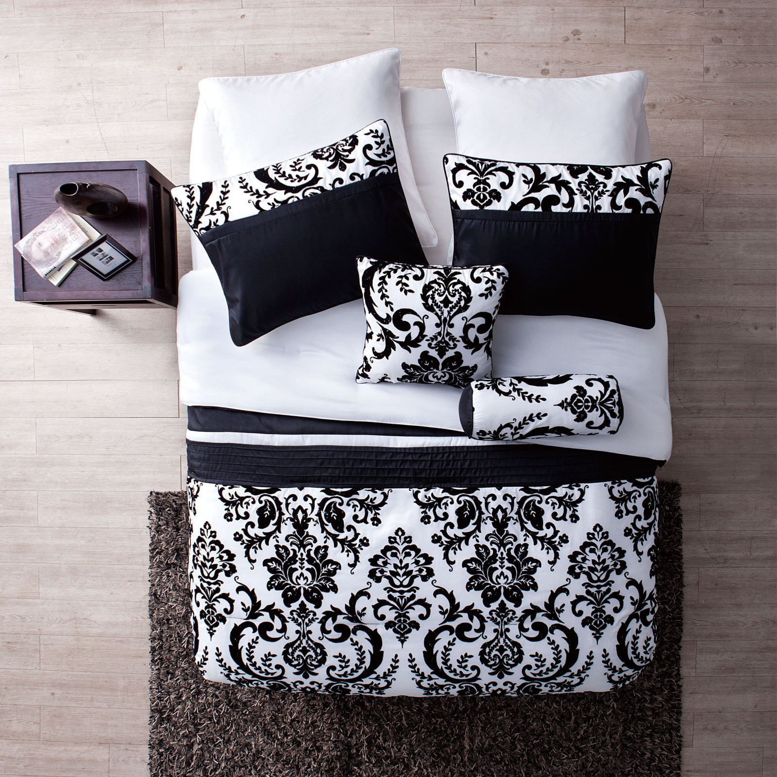 Vcny Home Daniella Flocked Comforter Set Queen Black White