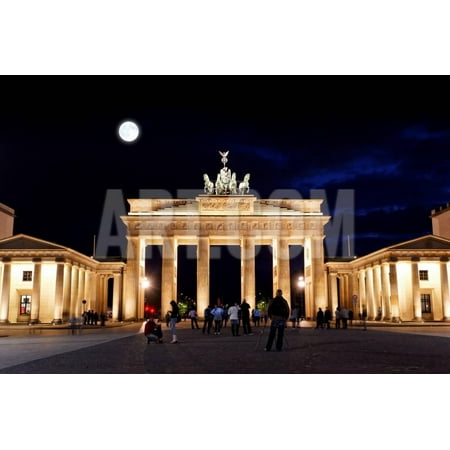 Brandenburg Gate at Night in Berlin Print Wall Art By