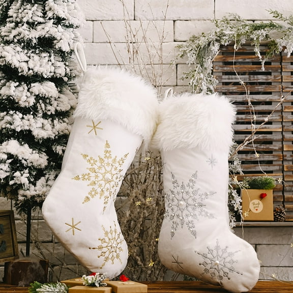 Vnanda Christmas Stockings, White Snowflake Large Stockings Faux Fur Fireplace Hanging Candy Gift Socks Christmas Ornament Gift Bags for Family Holiday Xmas Party Decorations