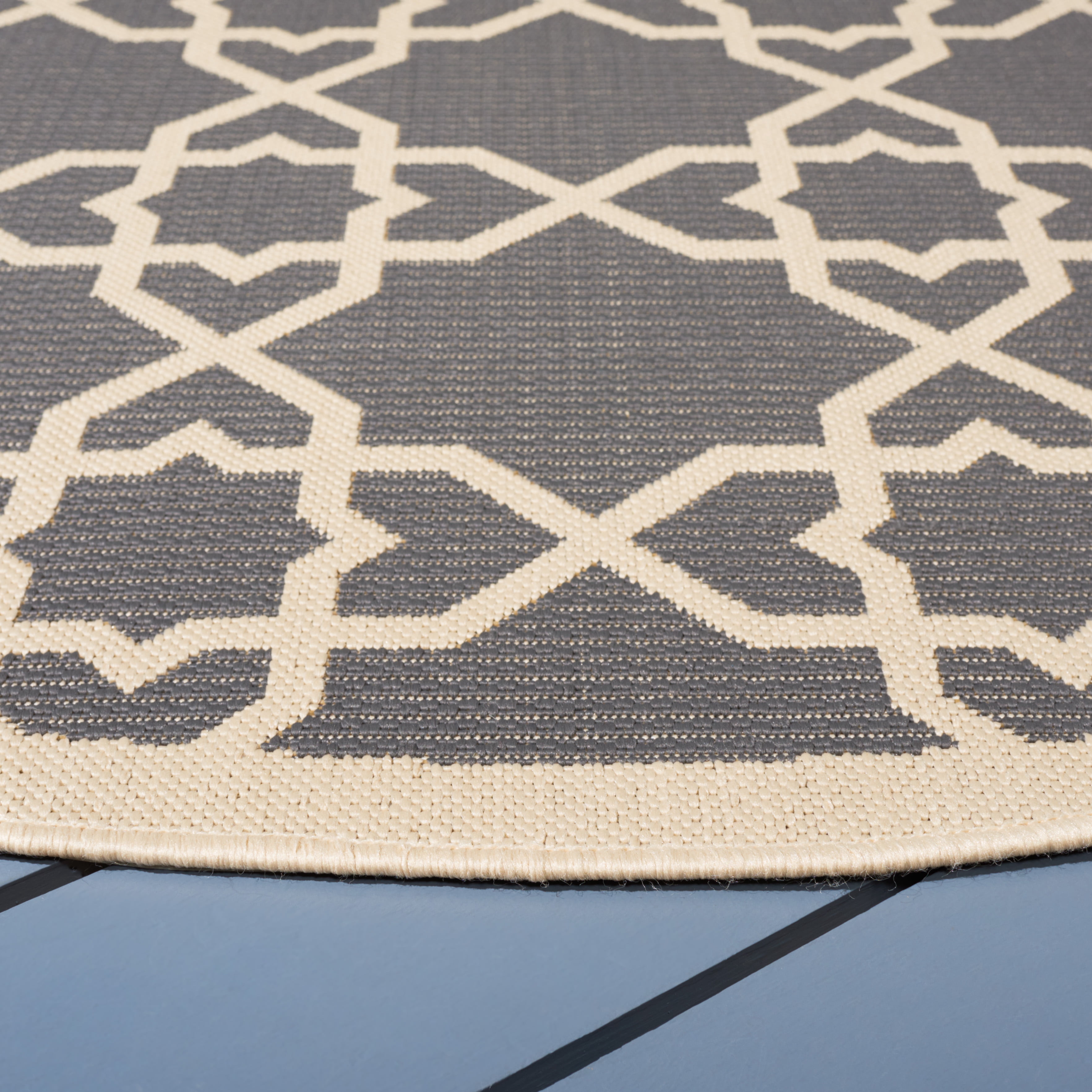 SAFAVIEH Courtyard Carol Geometric Indoor/Outdoor Area Rug, 6'7" x 6'7" Round, Grey/Beige