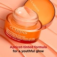 thumbnail image 3 of Crema hidratante Clarins Extra-Firming Energy, 50 ml, 2 en 1, antienvejecimiento, 3 of 5