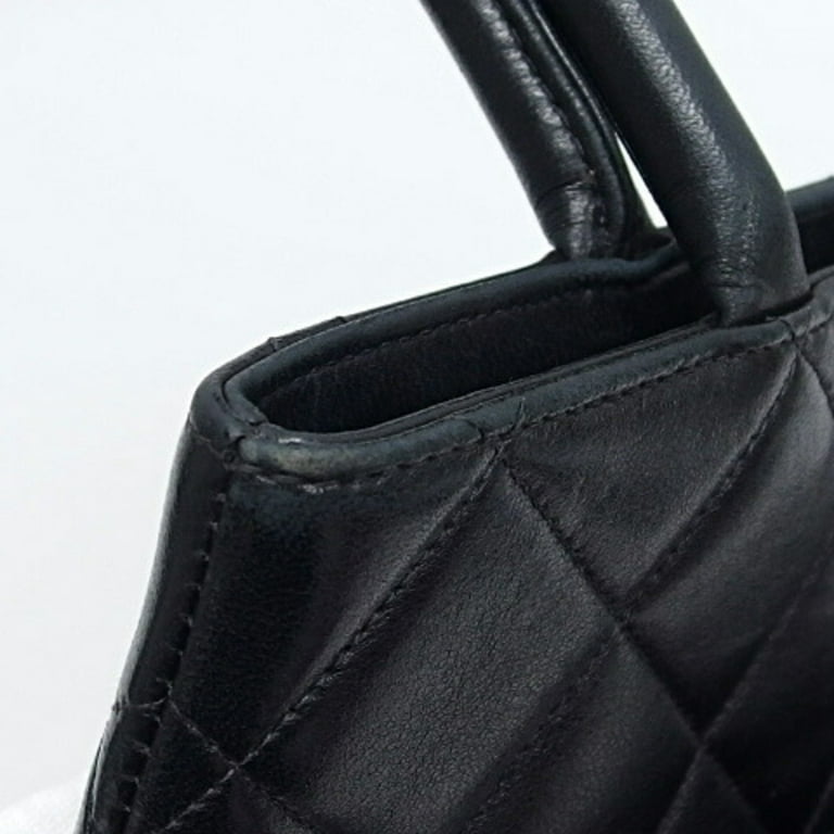 Handbags Chanel Chanel Matelasse Chain Shoulder Bag Caviar Skin Gold White CC Auth am1370ga