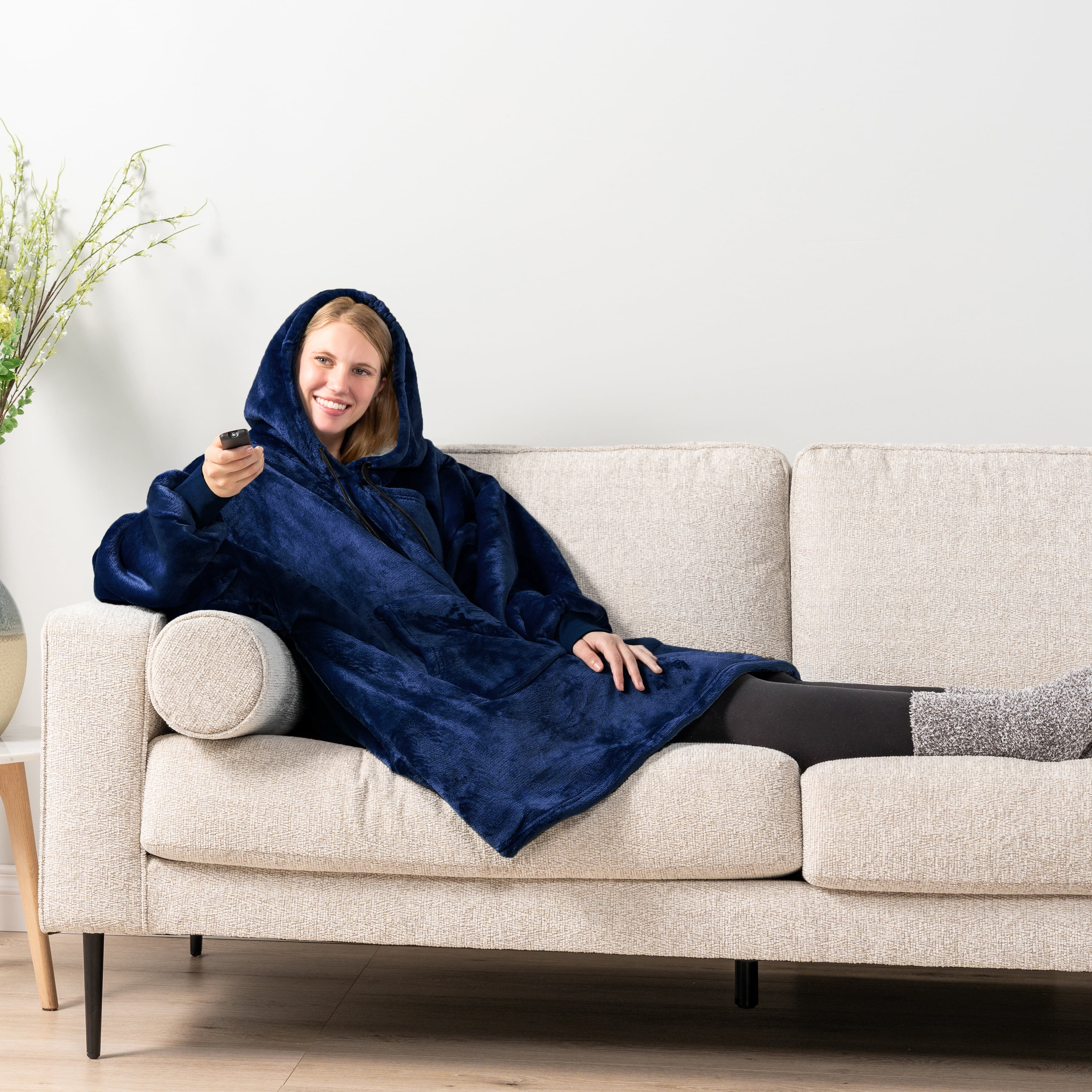PAVILIA Blanket Hoodie for Women Navy, Sherpa Wearable Blanket Men, Cozy Oversized Sweatshirt Blanket, Warm Fleece Hooded Blanket Sweater with Sleeves and Two Big Pocket, Navy Blue