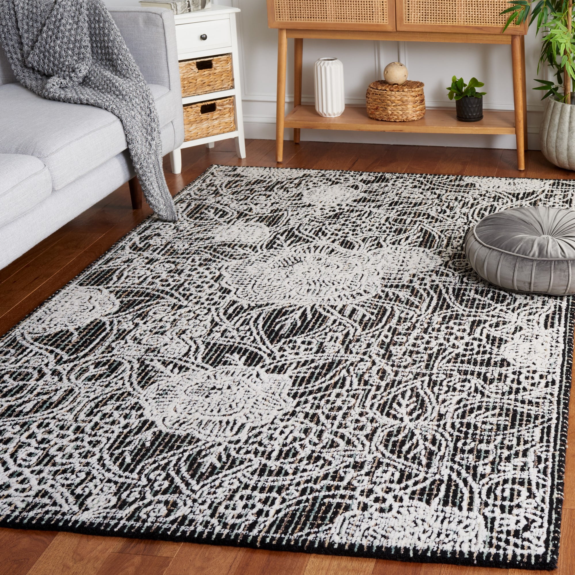 SAFAVIEH Ebony Adair Floral Area Rug, Black/Ivory, 8' x 10'