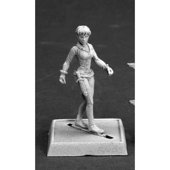 Reaper Miniatures Trinia Sabor #60102 Pathfinder Miniatures Unpainted D&D Mini