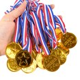 thumbnail image 2 of Trofeo de medallas de ganadores de oro de plástico para niños, juego de premios deportivos, juguetes para niños, recuerdos de fiesta de cumpleaños, rellenos de piñata, 10 Uds.（A03 10pcs, 2 of 5