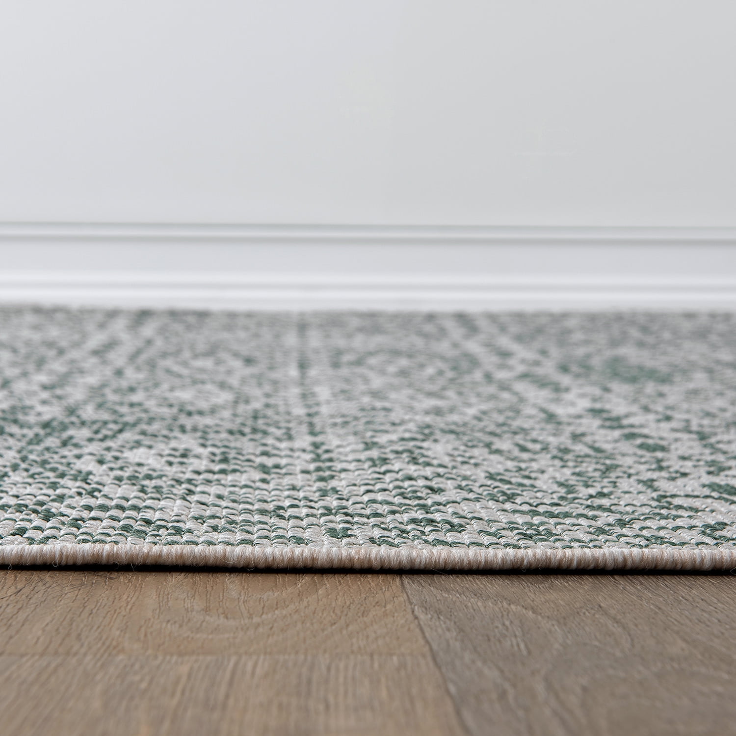 World Rug Gallery Contemporary Flowers Weather Resistant Reversible Indoor/Outdoor Area Rug - Green 2'x7'