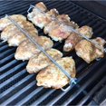 thumbnail image 4 of Rieles de sujeción para asar alitas de pollo, clip de metal para asar, tenedor de barbacoa reutilizable, rieles de ala de pollo para parrilla (2 unidades), 4 of 5