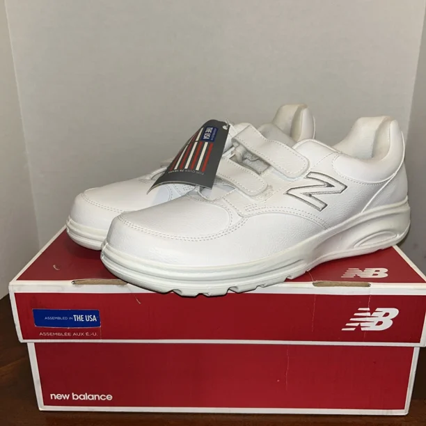New Balance Mens 674 White Comfort Walking Shoes Size 10 1/2D MW674HVW