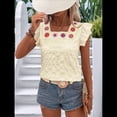 thumbnail image 4 of Blusa de Verano con Bordado Floral y Mangas Acampanadas para Mujer, con Cuello Cuadrado y Textura. Amarillo L, 4 of 7