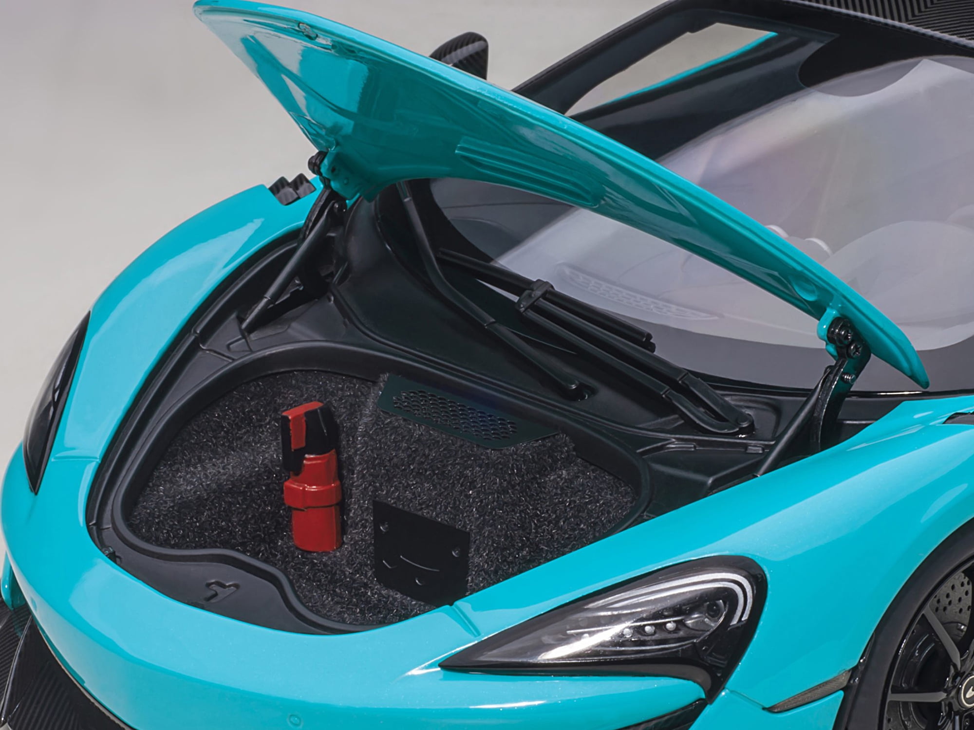 McLaren 600LT Fistral Blue and Carbon 1/18 Model Car by