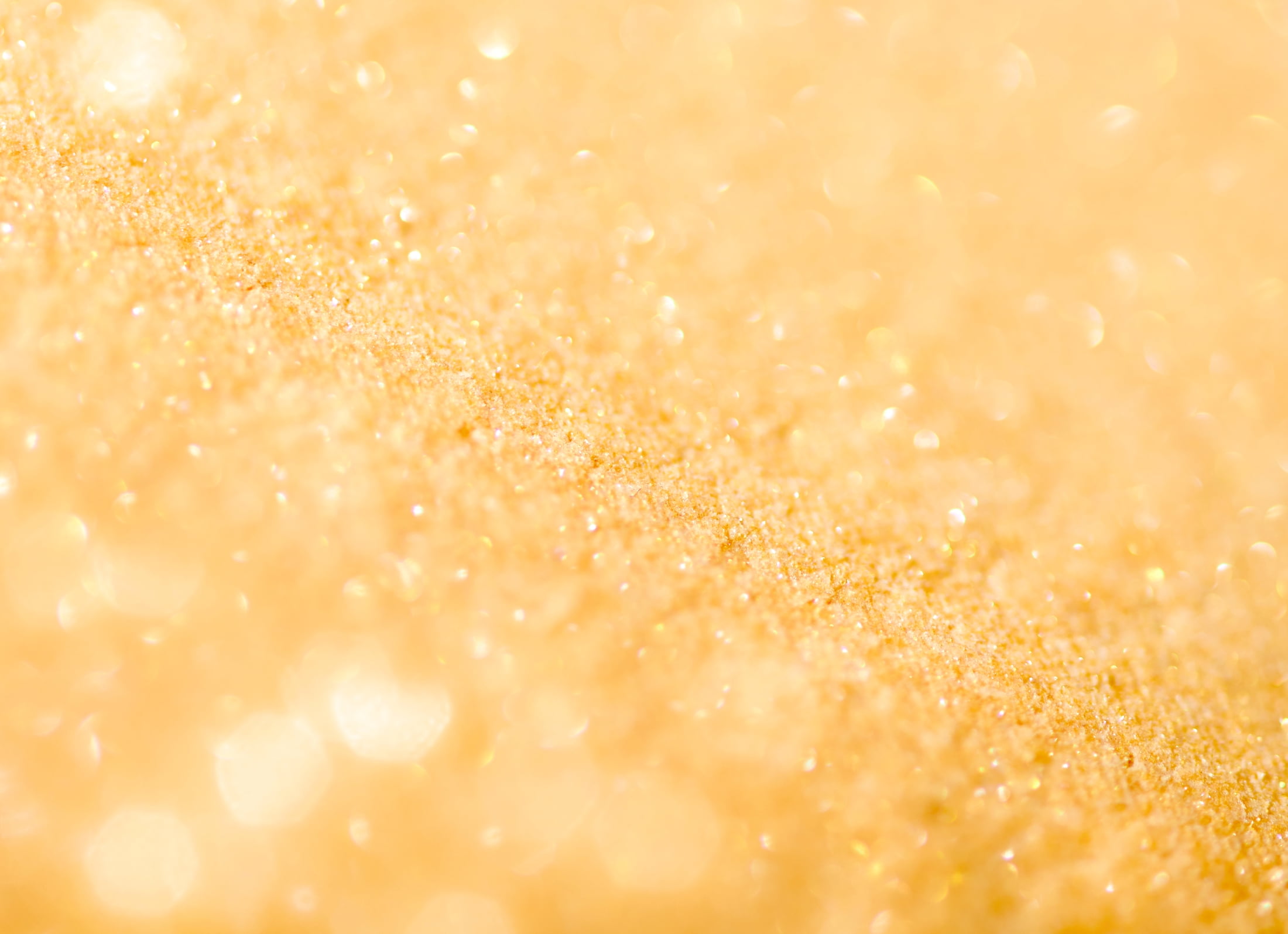 Lottie London Diamond Bounce Highlighter in Golden, Ultra-Fine Gel-Powder Highlight, 0.28 oz