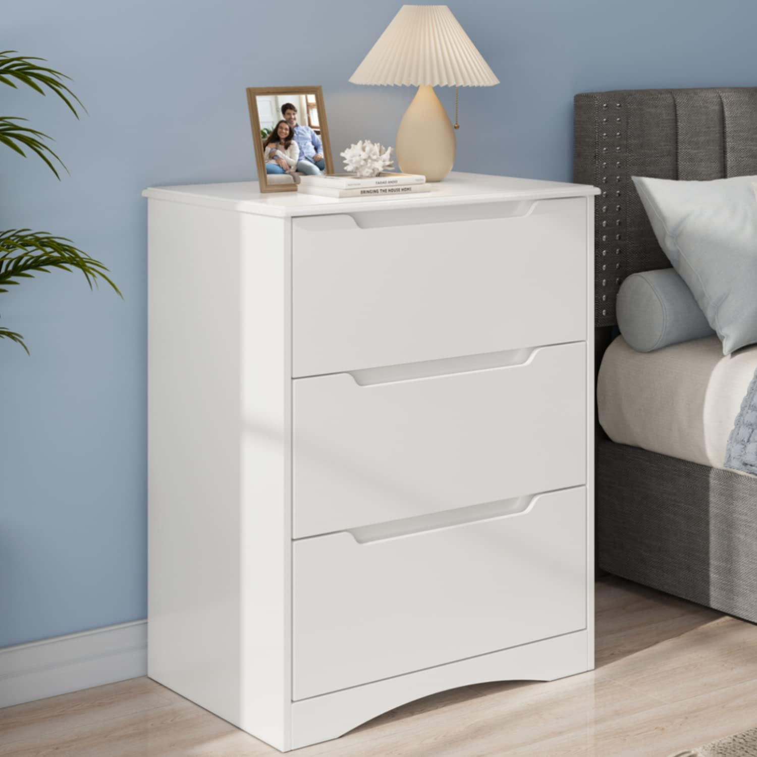 Lofka 3 Drawer Dresser for Bedroom, Chest of Drawers with Large Storage Capacity, Cutout Handles, Deep Drawers, Smooth Metal Rail, White